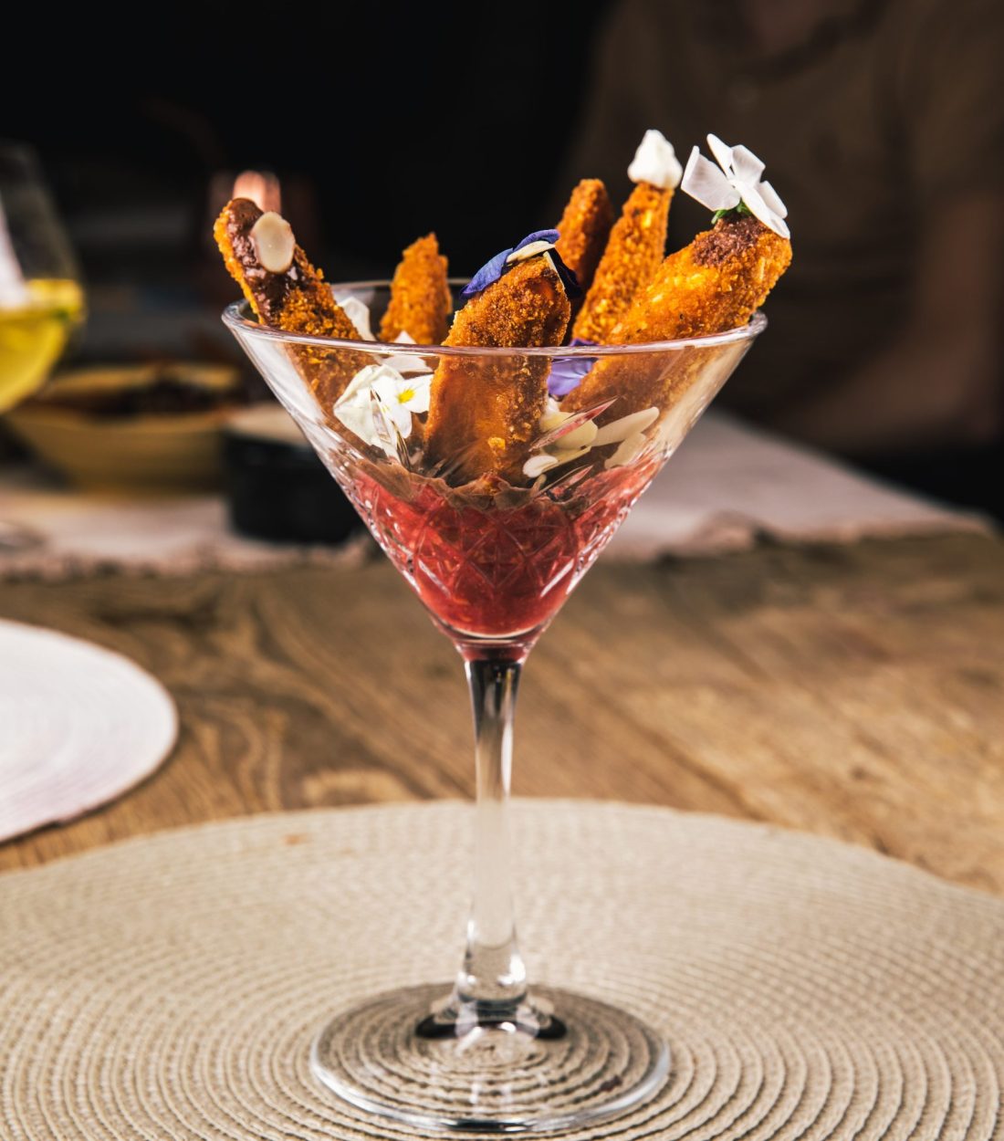 Crunchi Dessert in een cocktailglas